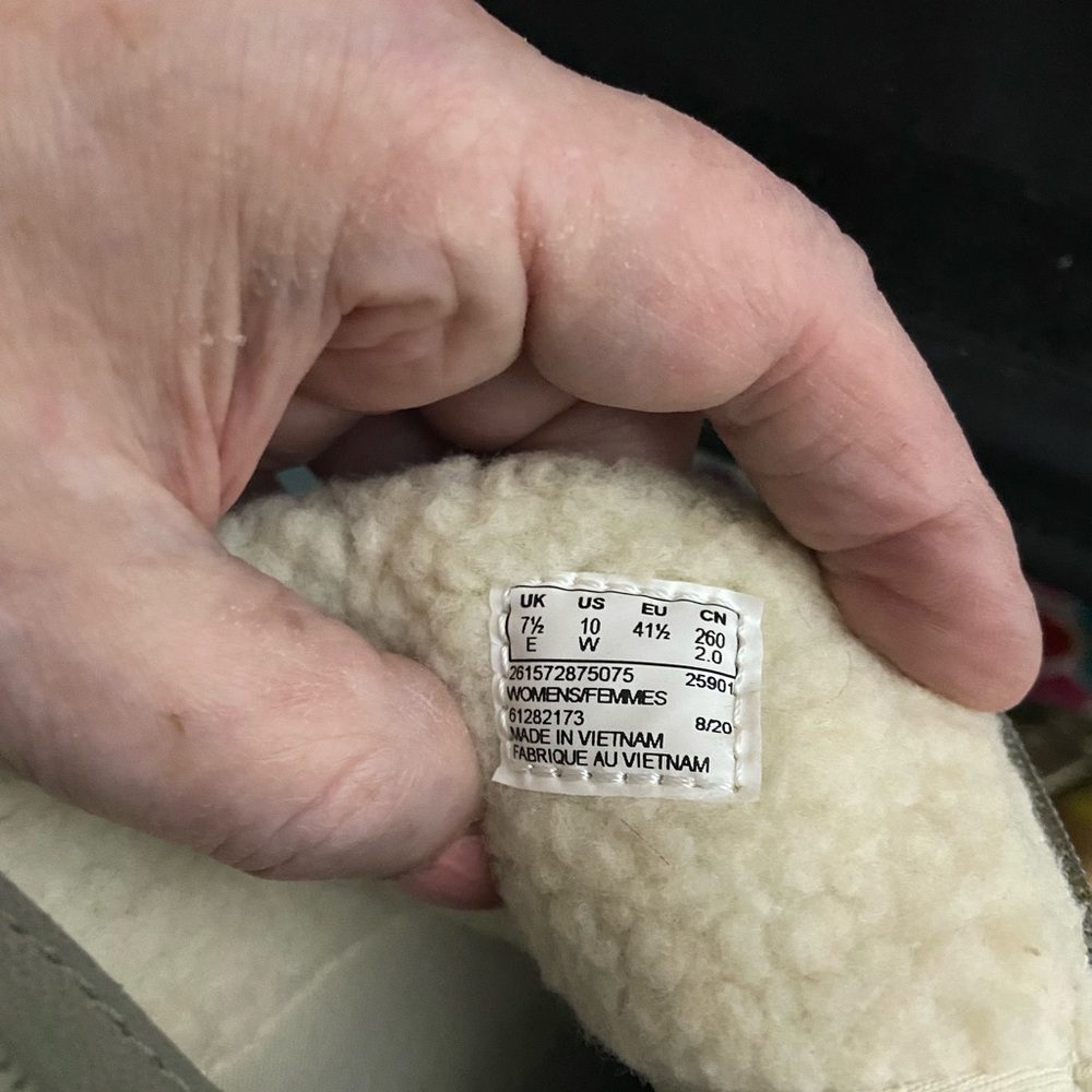 Clarks Cloudsteppers Side Zip Ankle Boot. Gray Su… - image 6